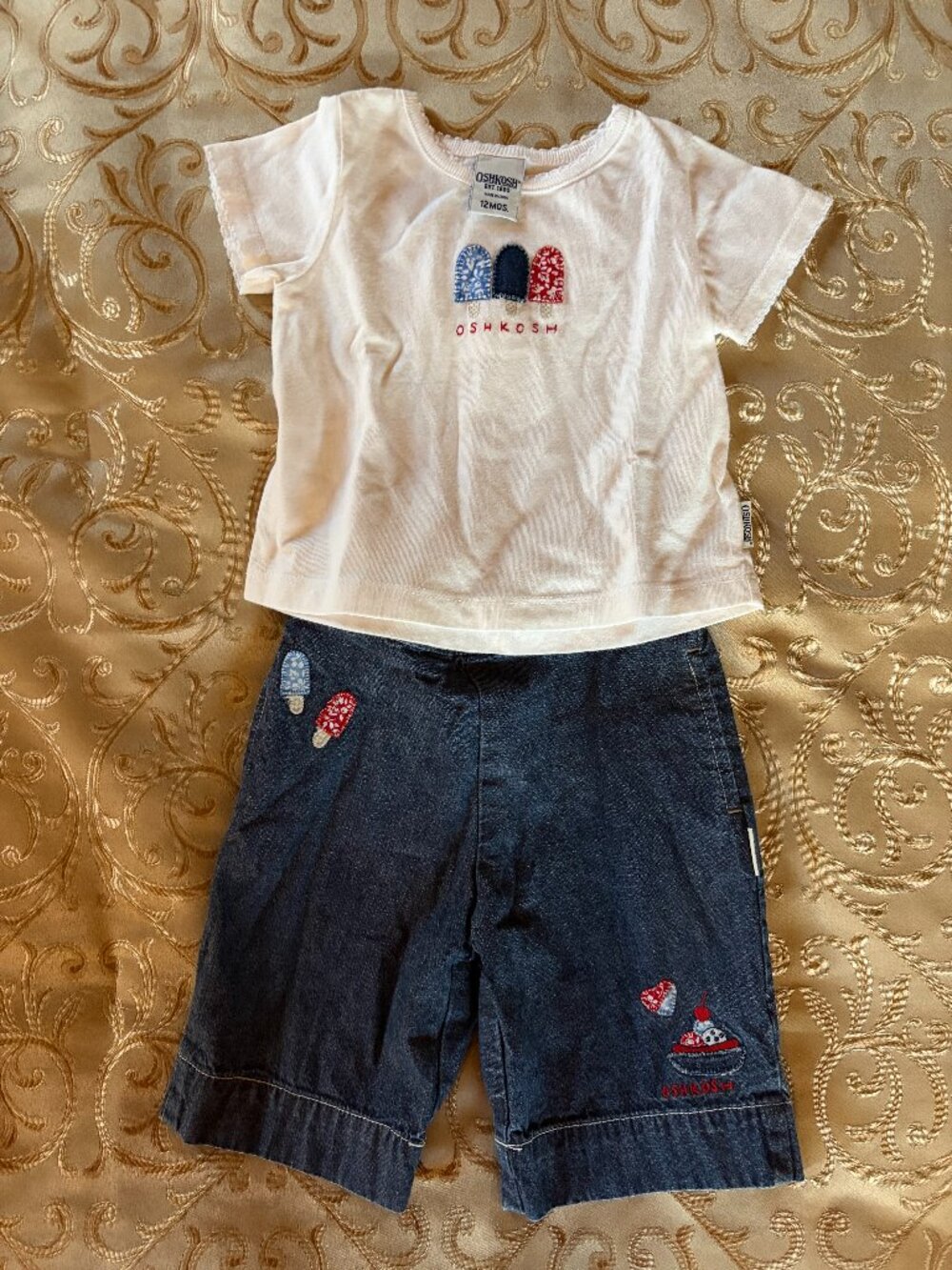 OshKosh Jeans and white top, size 12 months